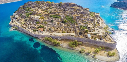 L'île de Spinalonga: Un Voyage à Travers l'Histoire